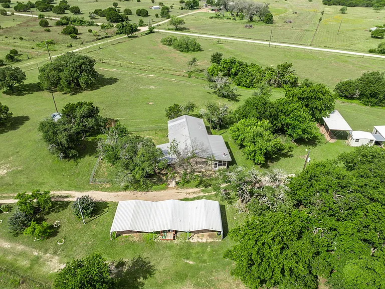 199 Apache Springs Rd — Photo 22