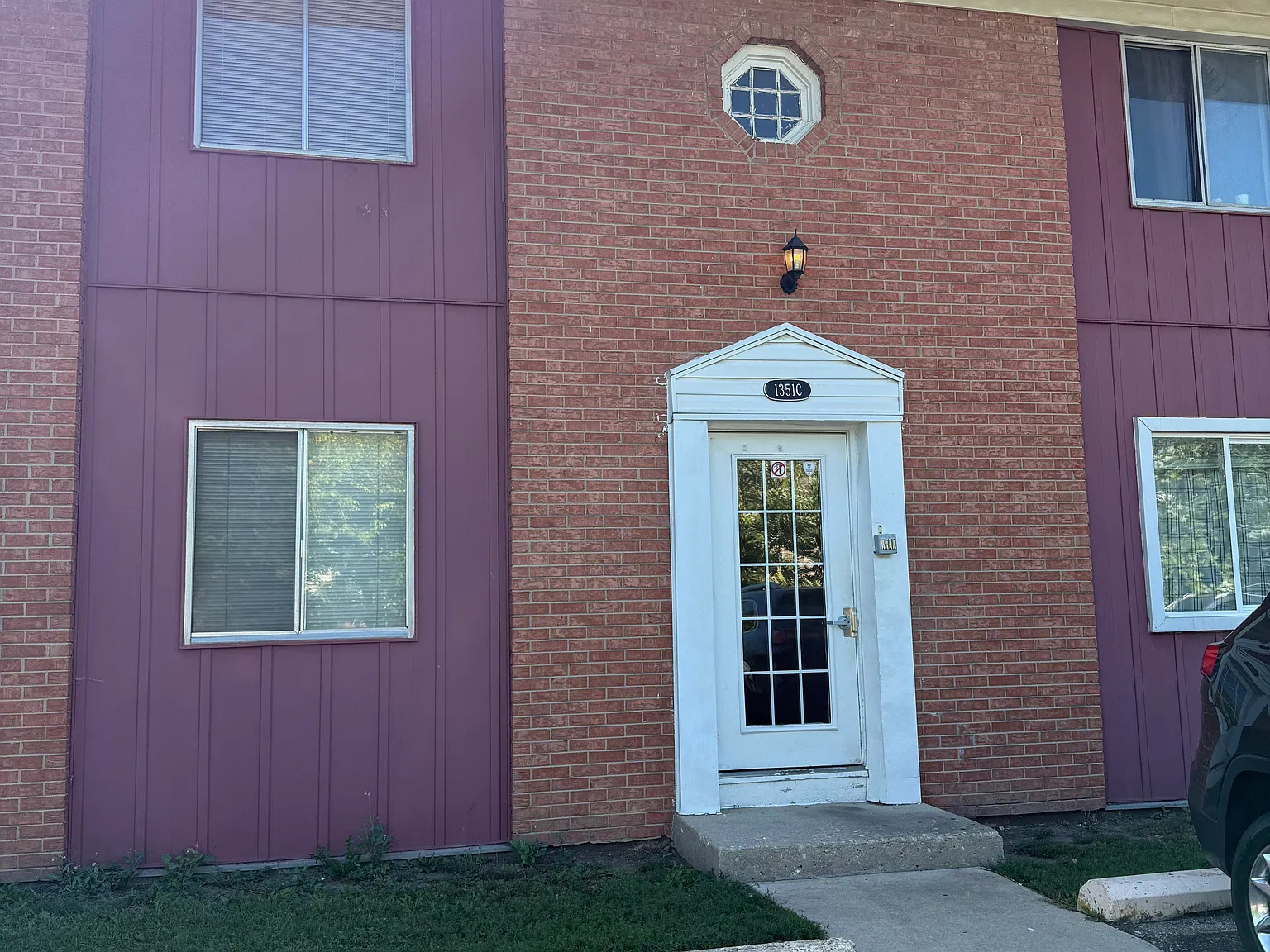 2 bed, 876 sqft, $1,700 — Photo 1