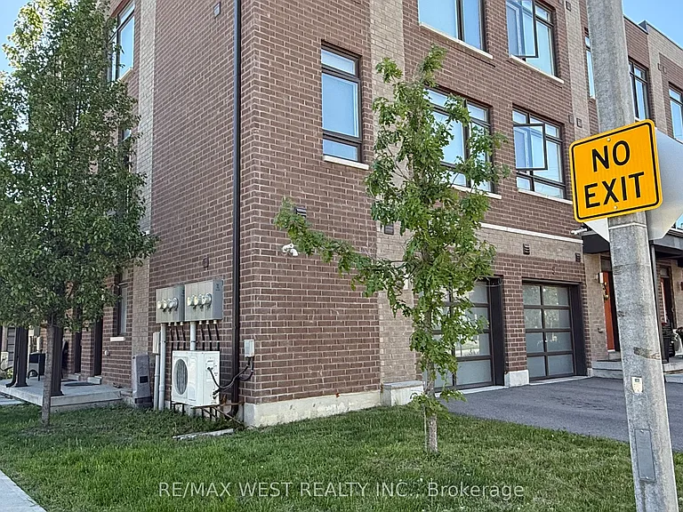 1 Allward St — Photo 4