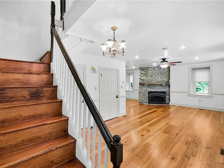 2408 Applewood Dr — Photo 10