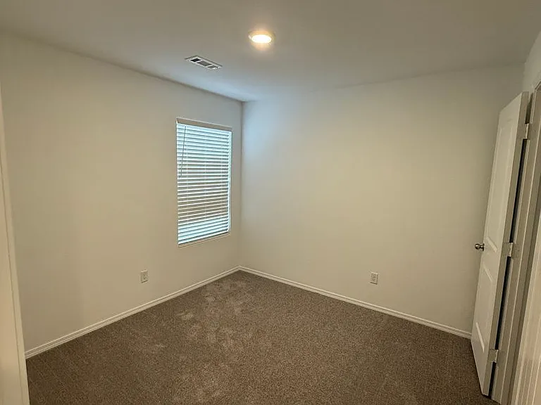 250 Leruss Blvd — Photo 10