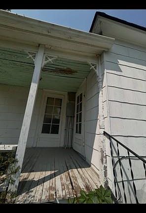 2nd image of 413 Maple Ave