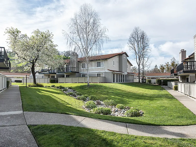 Foothill - Twin Creeks Condos — Photo 23