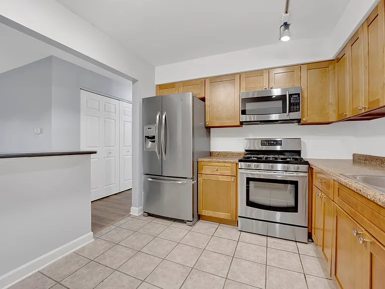 1100 E Randville Dr #211 — Photo 6