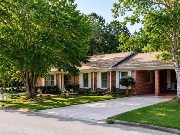 1213 Vine St, Anniston, AL 36207