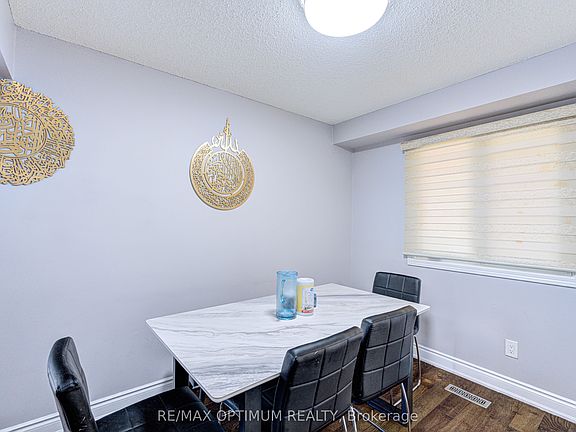 4th image of 5 Roehampton Cres