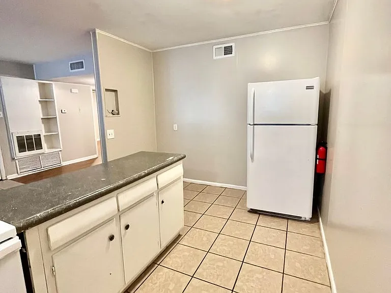 3304 Red River St — Photo 41