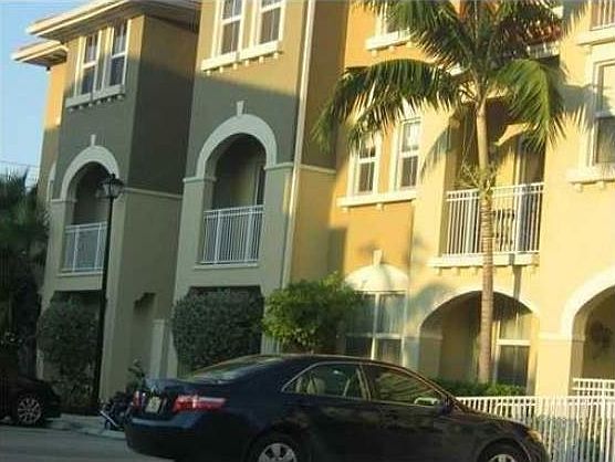5th image of 8999 NW 107th Ct #201