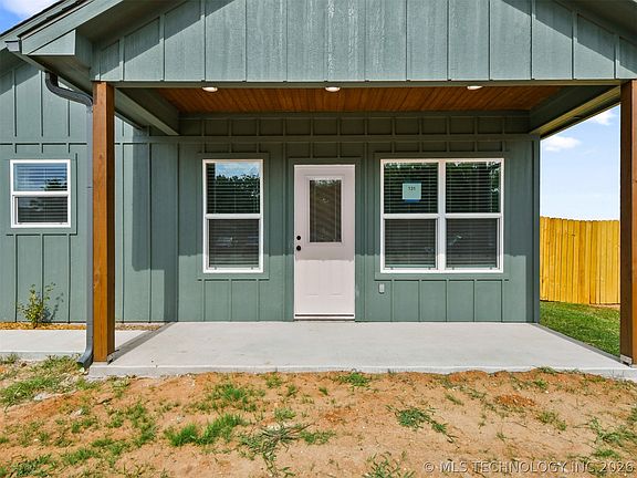 2nd image of 131 Aspen Cir