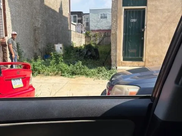 427 Moore St, Philadelphia, PA 19148