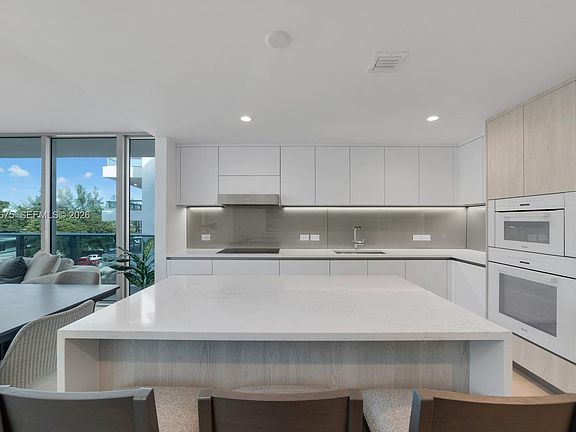 4th image of 9221 E Bay Harbor Dr #412