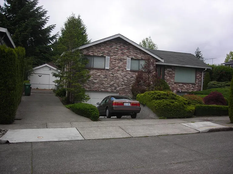 6845 39th Ave NE — Photo 1