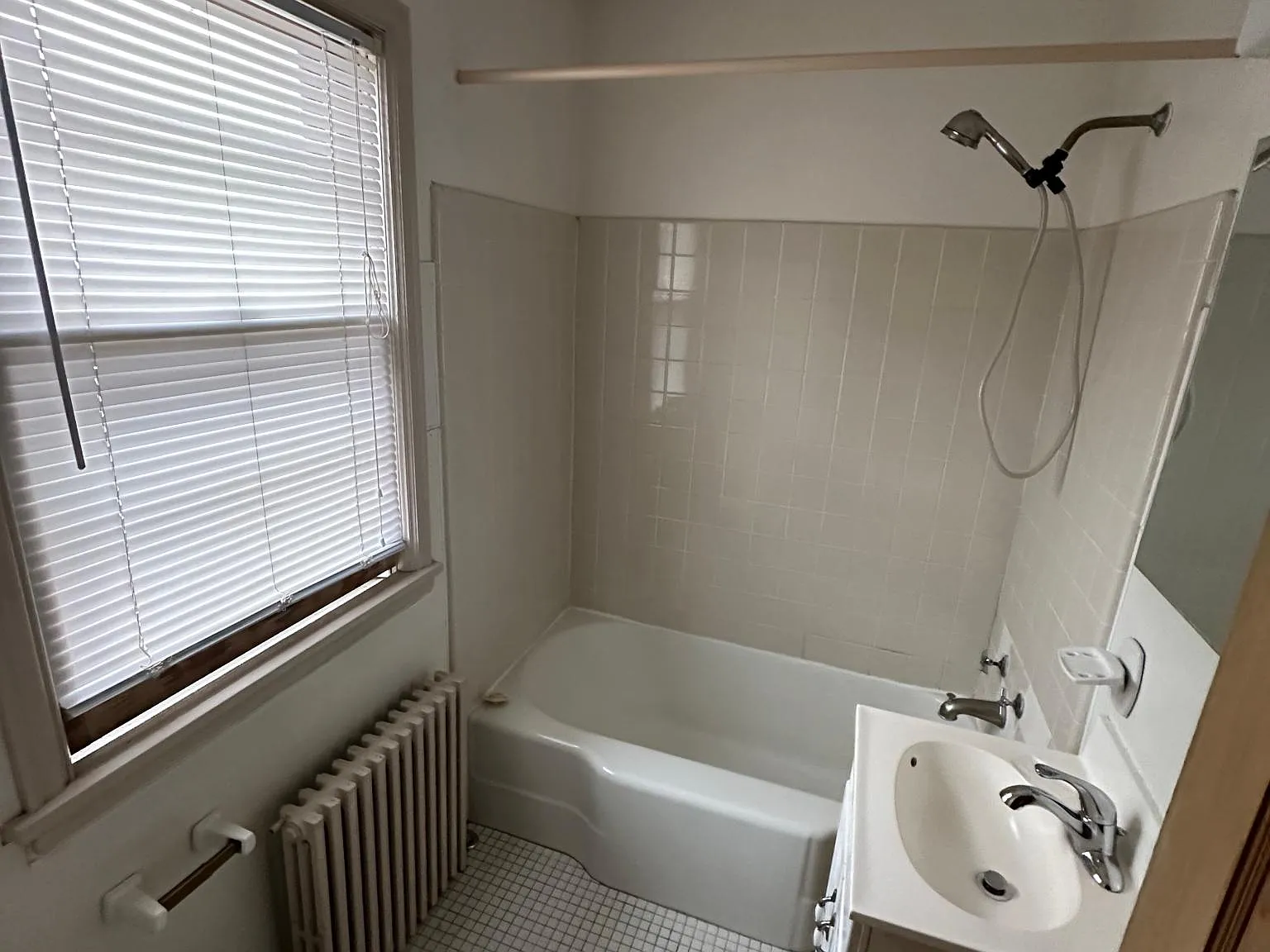 1 bed, 680 sqft, $1,150 — Photo 3