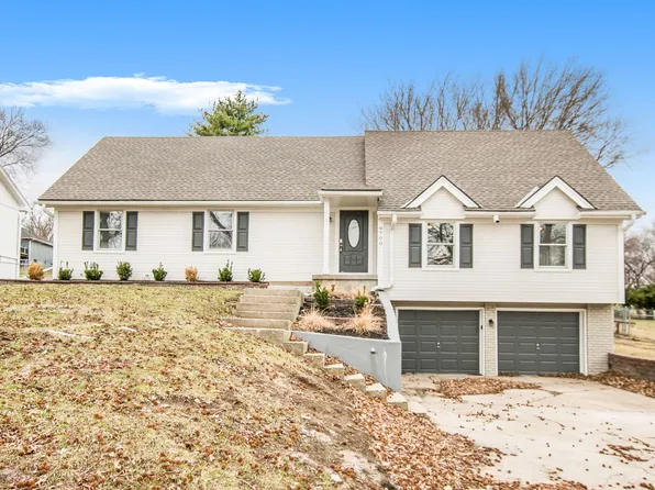 9700 N Campbell Dr, Kansas City, MO 64155