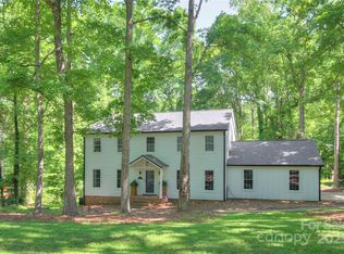 10501 Stonemede Ln, Matthews, NC 28105