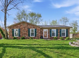 105 Queensway Dr, Versailles, KY