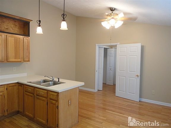5th image of 5092 Emmert Dr
