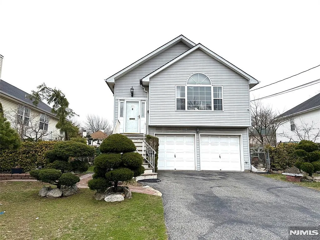 101 Phelps Ave photo 1