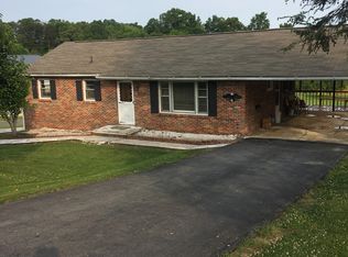 3049 Lowrance Dr, Kingsport, TN 37660