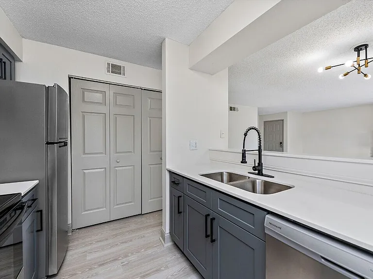 Rosehill Pointe — Photo 44