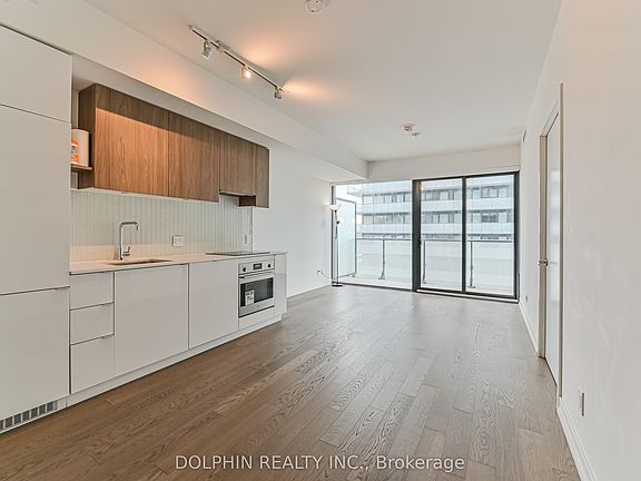 4th image of 161 Roehampton Ave #1007