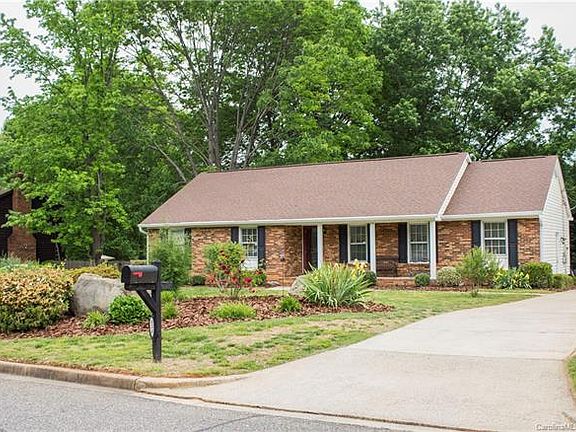 2nd image of 424 Whitethorn Dr