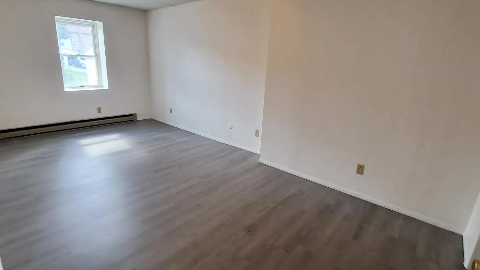 612 Dorey Street - 5 — Photo 3