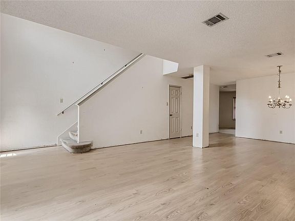 5th image of 203 Sycamore Dr