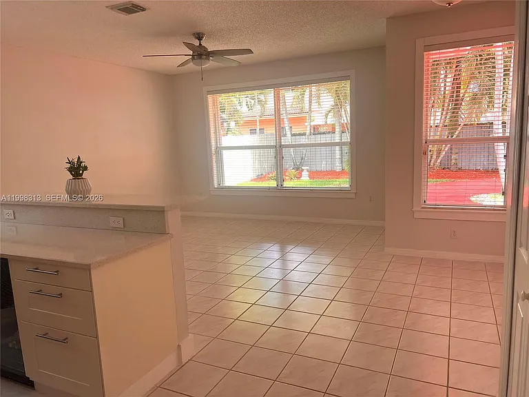15761 SW 148th Ter — Photo 8