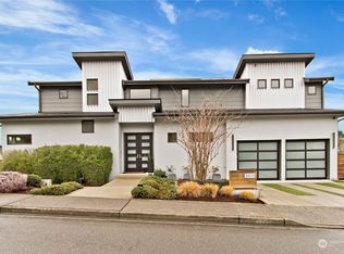 3805 Park Ave N, Renton, WA 98056