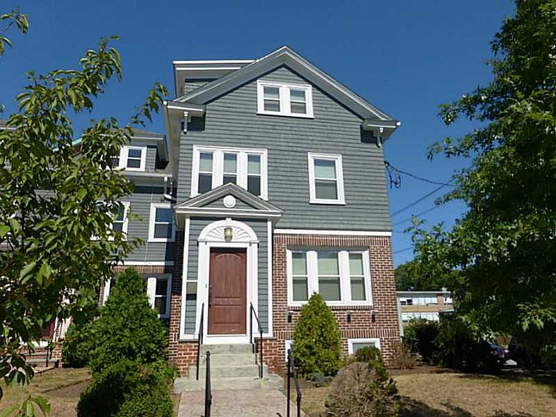 1st image of 176 Irving Ave #176
