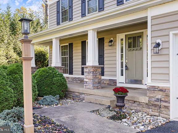 3rd image of 84 Clematis Way