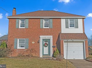 8415 Pembrook Rd, Philadelphia, PA 19128