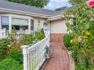 52 Maxwell Rd, Garden City, NY 11530