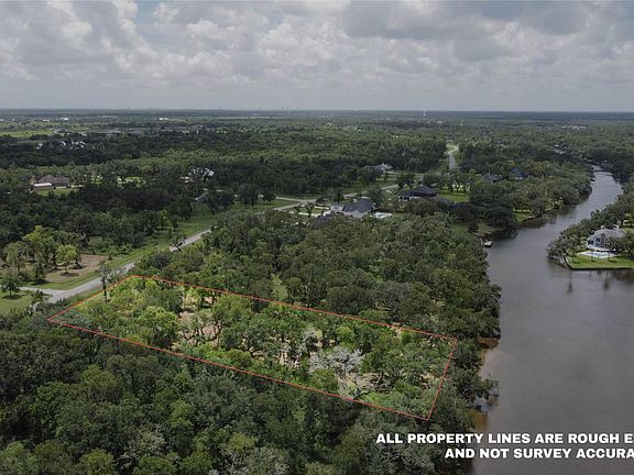 4th image of 32126 Bayou Bend