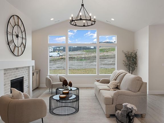 4th image of 1104 S Florida Loop