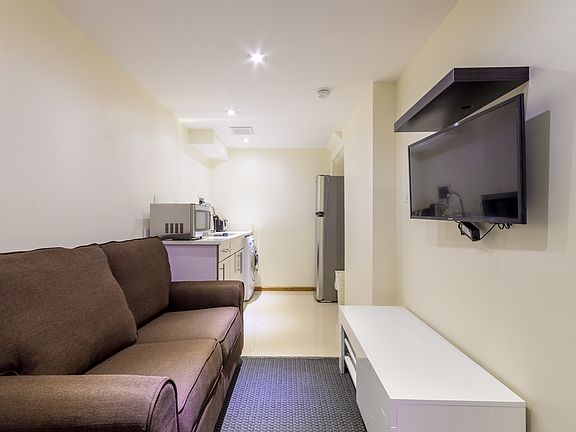 2nd image of 308 W 18th St APT 1
