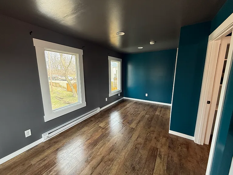 2208 Ramona Ave — Photo 5