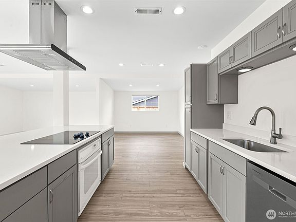 5th image of 7203 126th Street E