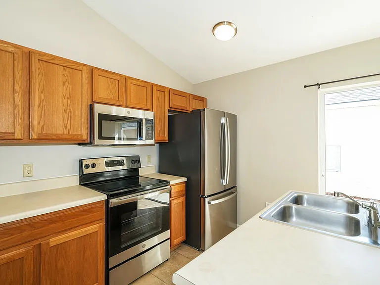 17031 Ongar Ct — Photo 7