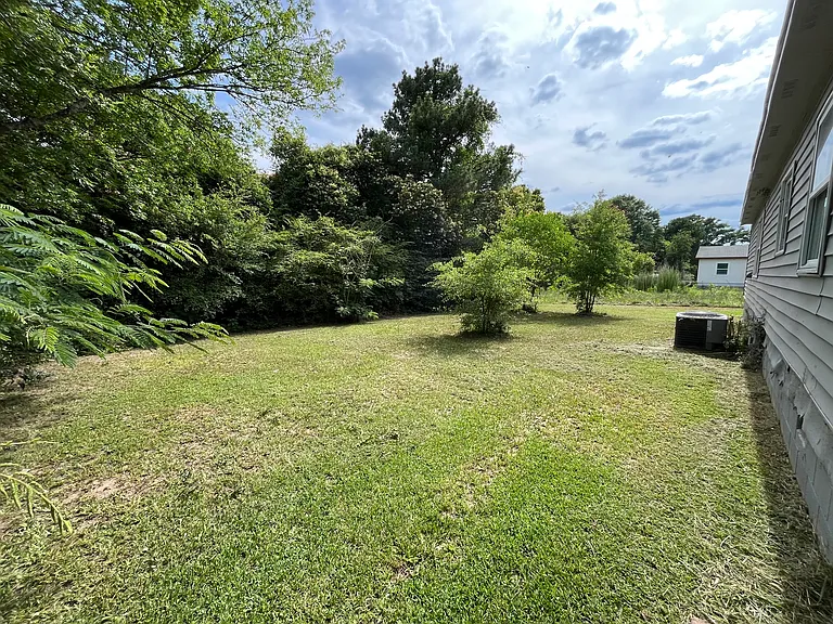 2830 Village Green Dr — Photo 2