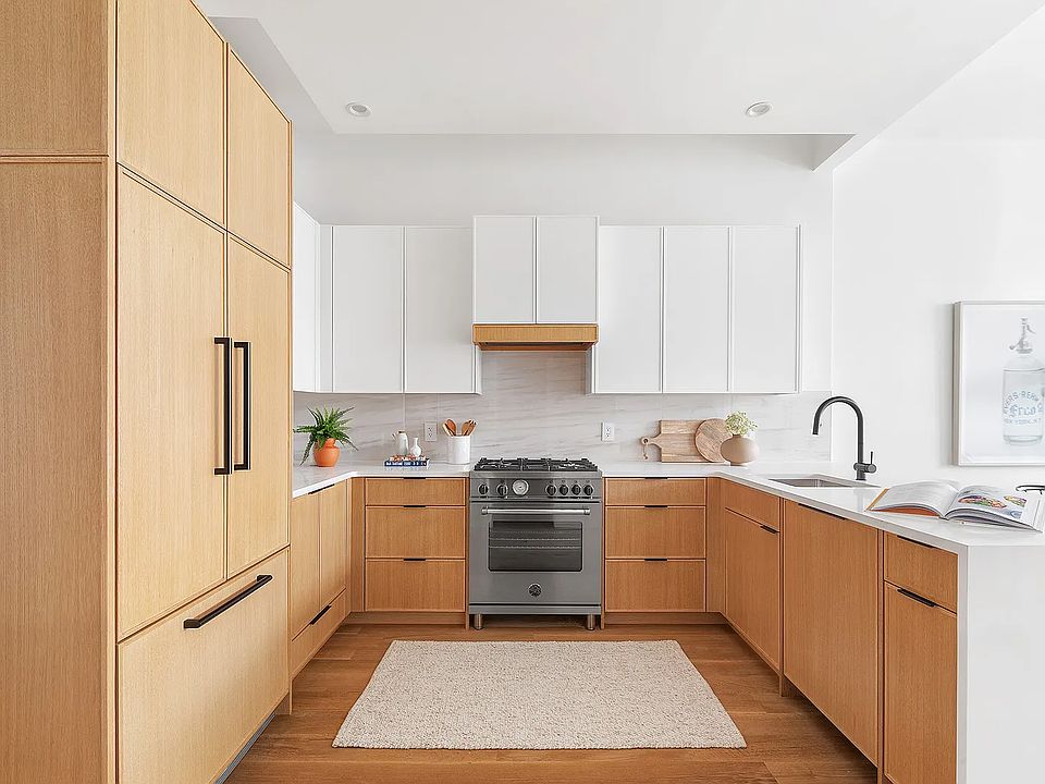 2nd image of 332 21st St #3B