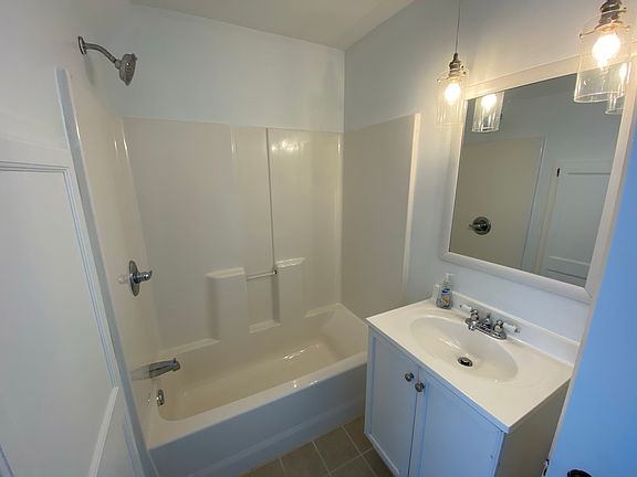 5th image of 715 Emmons Blvd