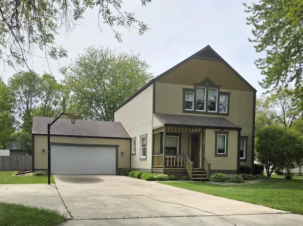 107 34th St W, Clear Lake, IA 50428