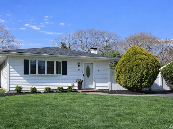 (undisclosed Address), Shirley, NY 11967