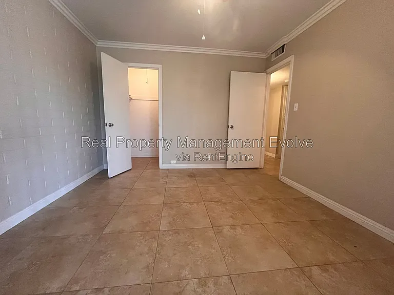12076 N Pebble Beach Dr — Photo 9