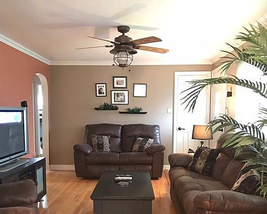 3rd image of 5243 Center Dr