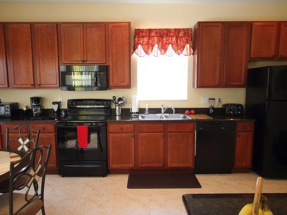 5th image of 4706 Blue Diamond St