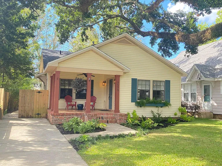 1523 E Avery St — Photo 1