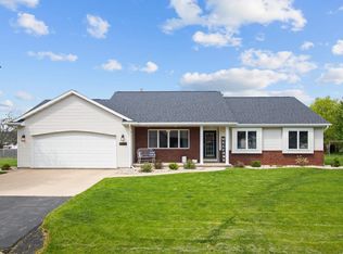 W2392 Hickory Park Dr, Appleton, WI 54915
